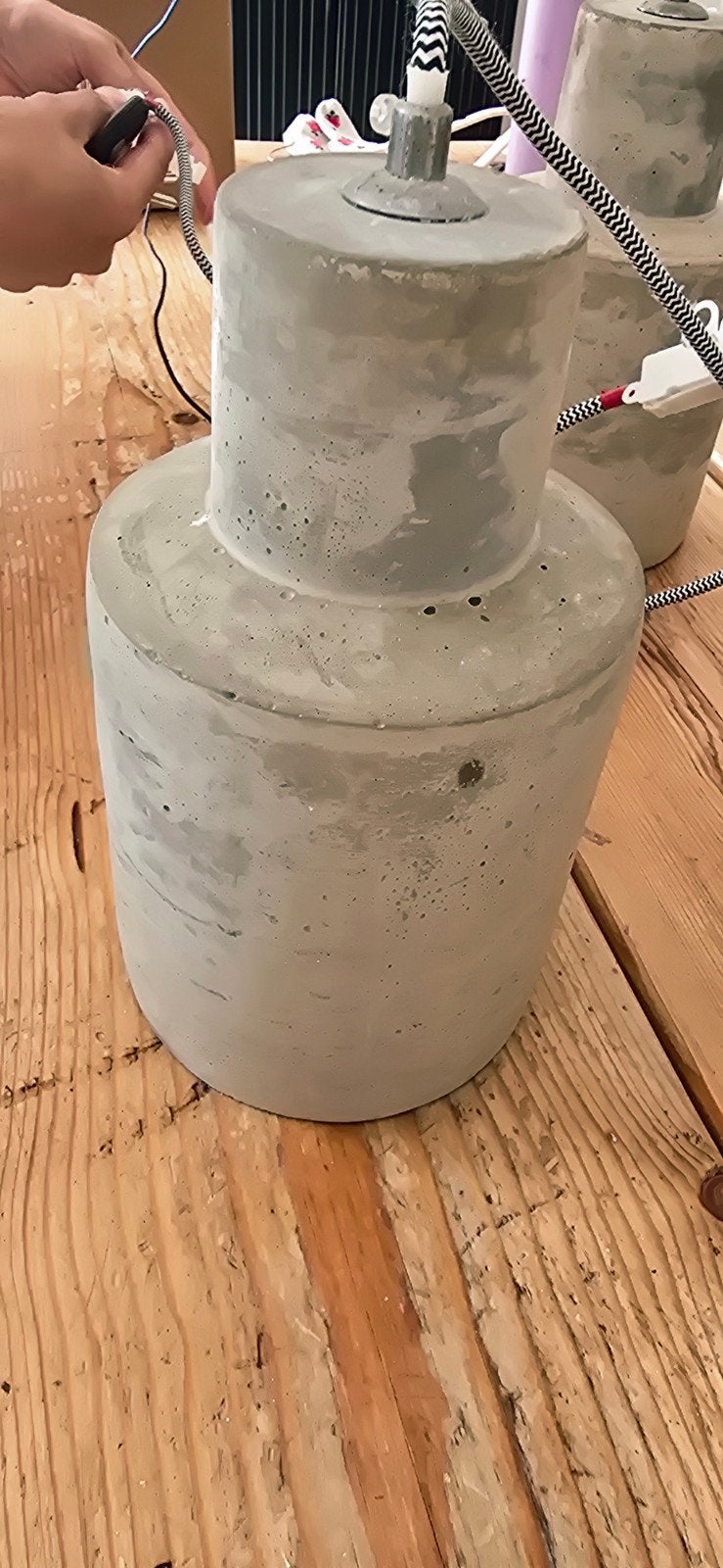Betonnen hanglampen 2x, Huis en Inrichting, Lampen | Hanglampen, Ophalen, Minder dan 50 cm