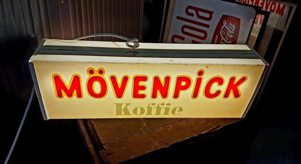 Redelijk unieke lichtbak, lichtreclame van Mövenpick koffie., Ophalen, Gebruikt, ., Lichtbak of (neon) lamp