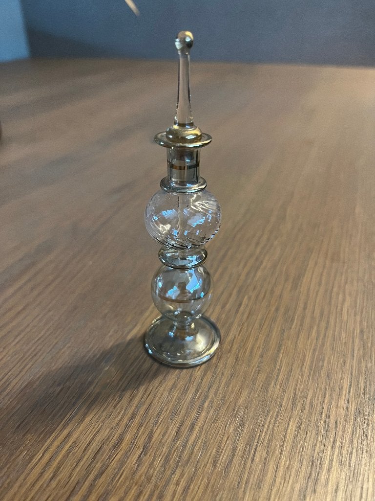 Oud parfumflesje, Ophalen