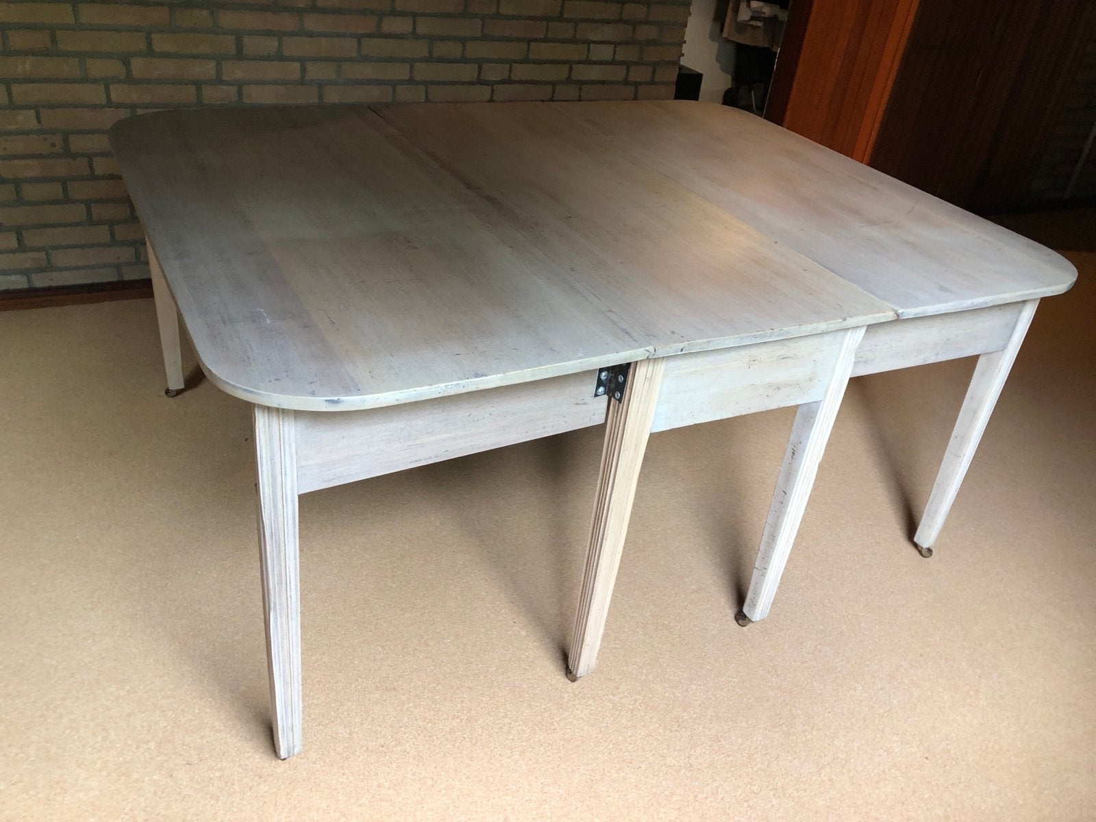Licht eiken notenhouten gateleg tafel op wieltjes, Ophalen