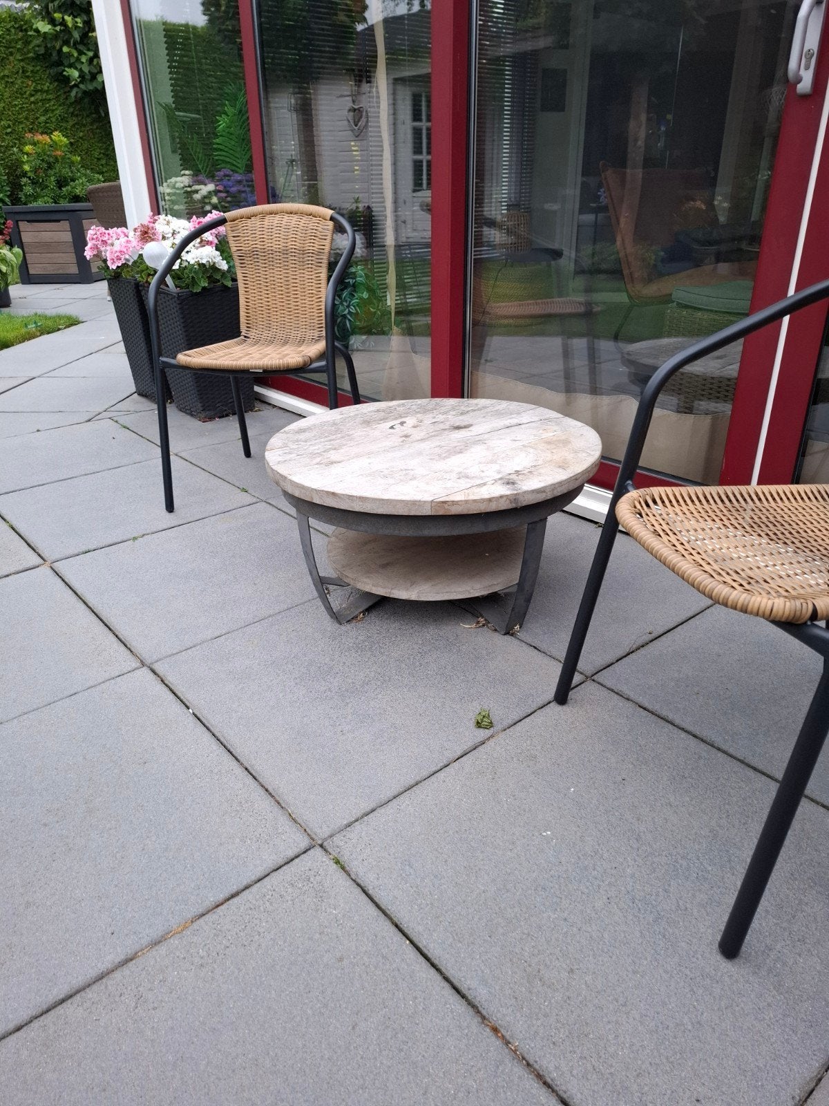 Robuuste salontafel voor buiten of mancave, Gebruikt, 50 tot 100 cm, Rond, 50 tot 100 cm