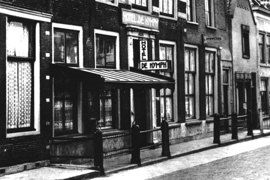 936005 Brielle Hotel Restaurant De Nymph Postzegel afgeweekt, Ophalen of Verzenden, 1920 tot 1940, Gelopen, Zuid-Holland