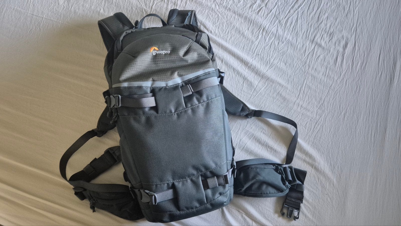 Lowepro Flipside Trek BP 350AW Cameratas - Zo goed als nieuw, Lowepro, Rugtas, Zo goed als nieuw, Grijs