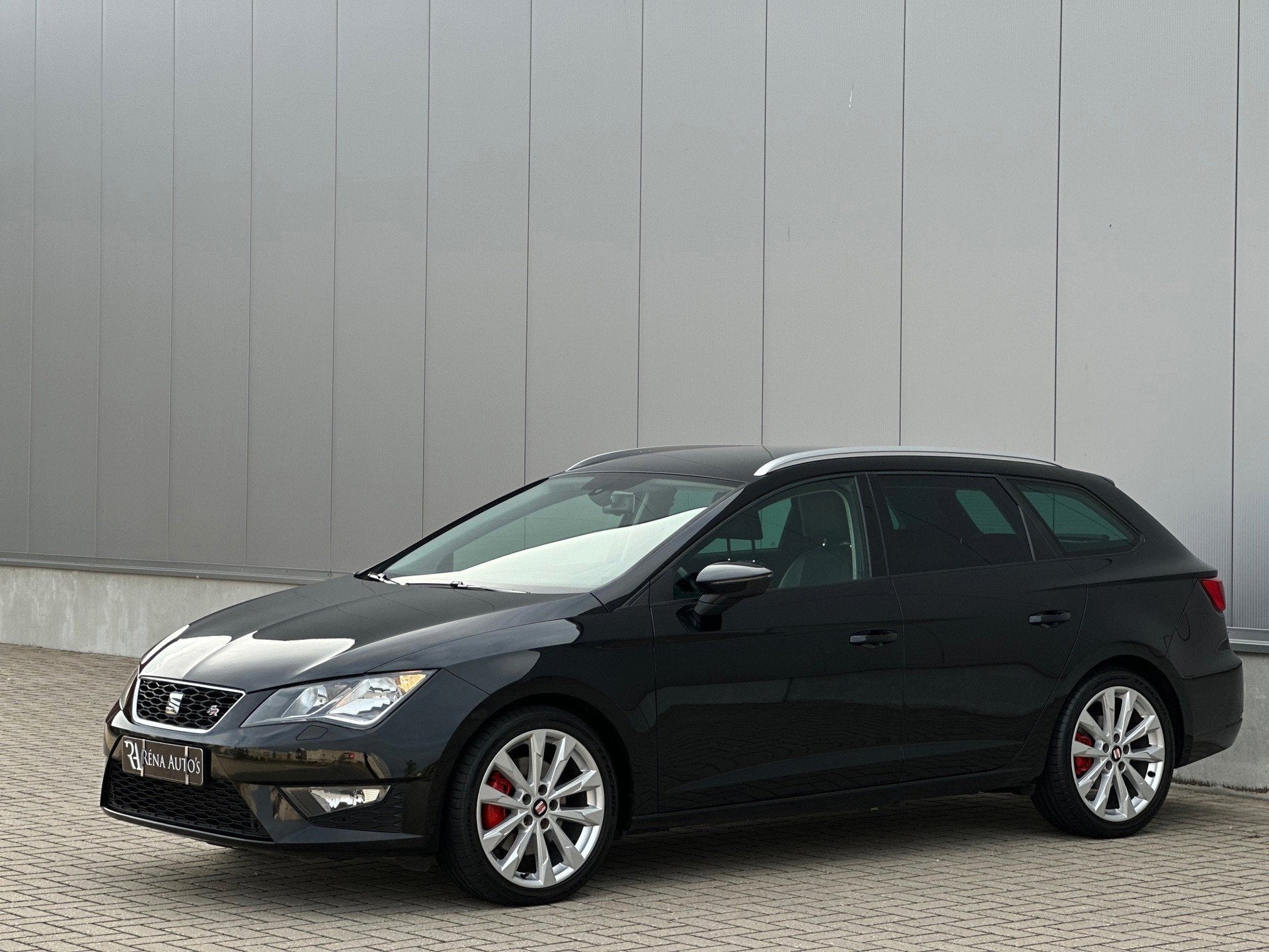 Seat LEON ST 1.8 TSI FR / 180PK / DSG / Automaat / Stoelverw, Auto's, 1272 kg, Gebruikt, 4 cilinders, Leon