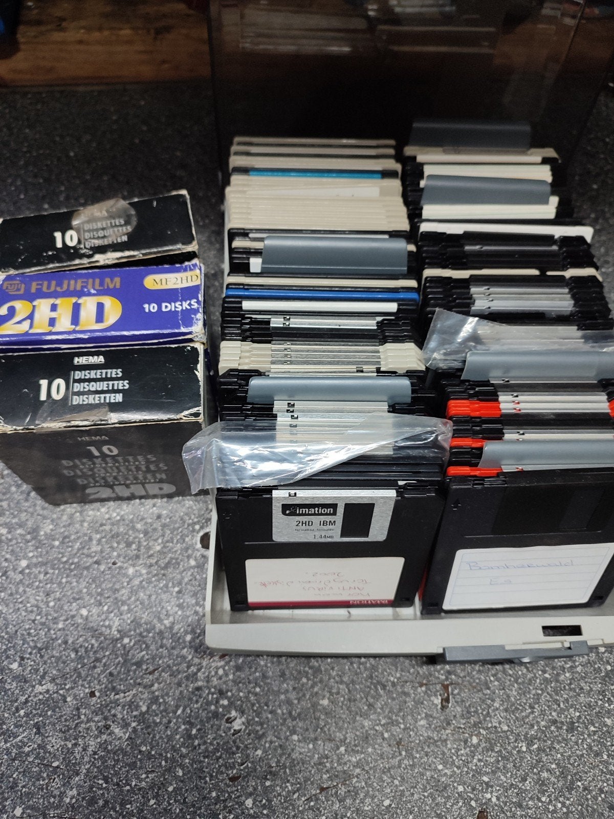 136 Floppy Disks - Diverse Merken en Inhoud, Ophalen of Verzenden, Gebruikt