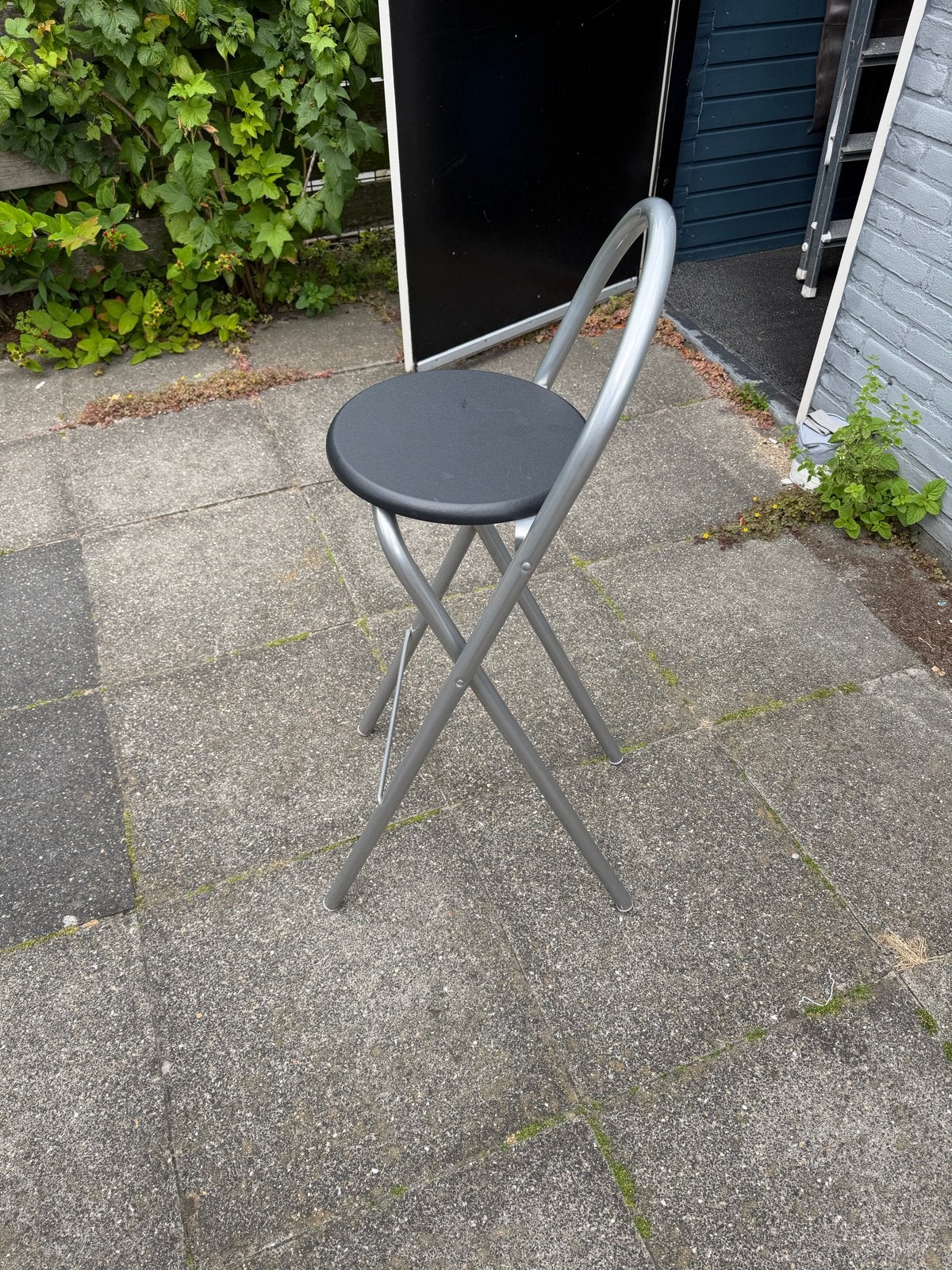 4x Opklapbare Krukken - Zilverkleurig met Zwarte Zitting, Ophalen, Gebruikt, Staal