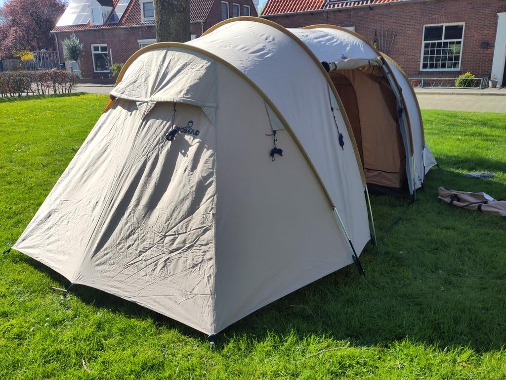 Nomad Masai 4-persoons tent. Poly-cotton, Ophalen, Gebruikt, Tot en met 4