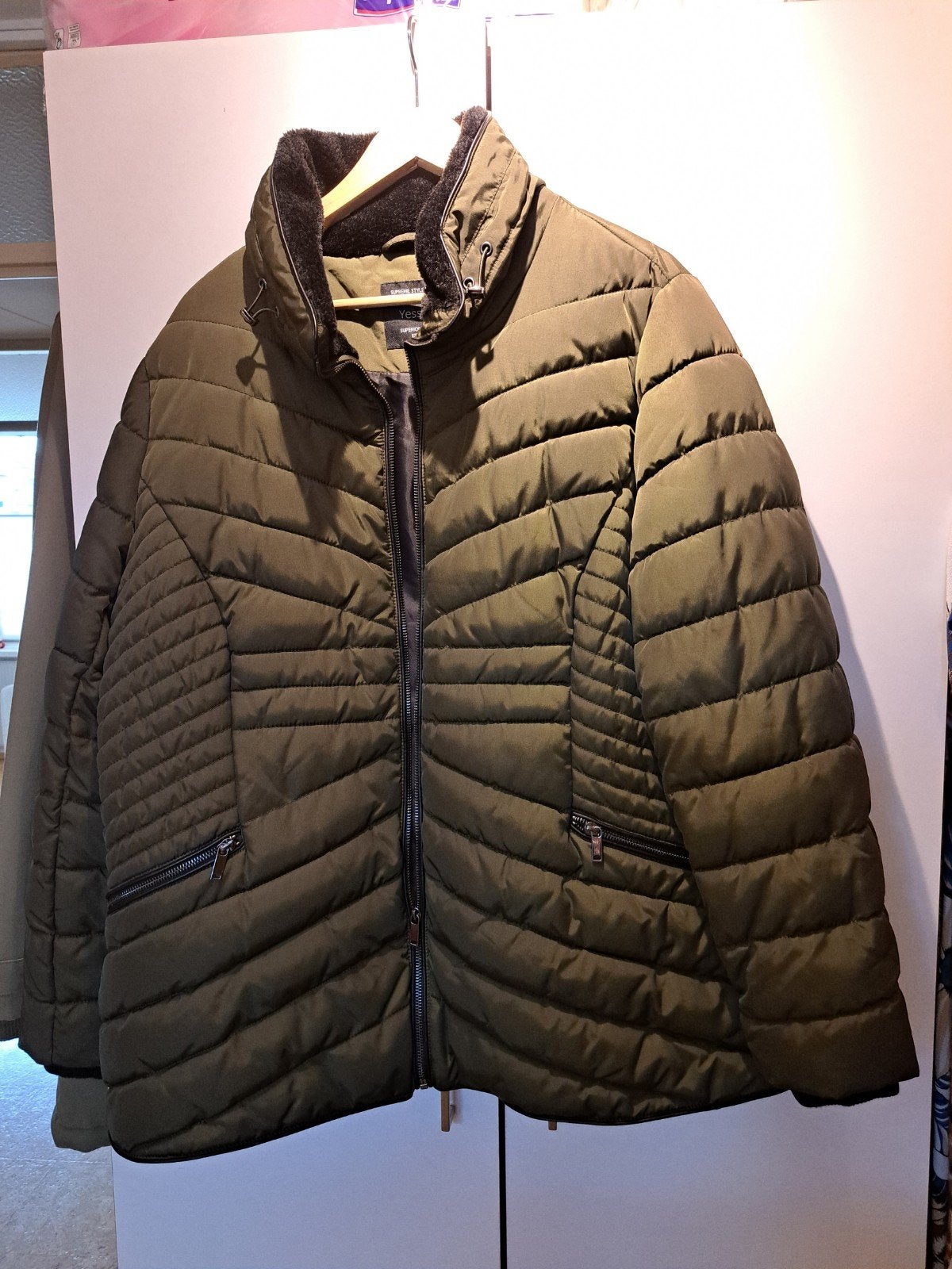 Heerlijk warme legergroene winterjas, maat 48, Ophalen of Verzenden, Gedragen, Maat 46/48 (XL) of groter, Groen