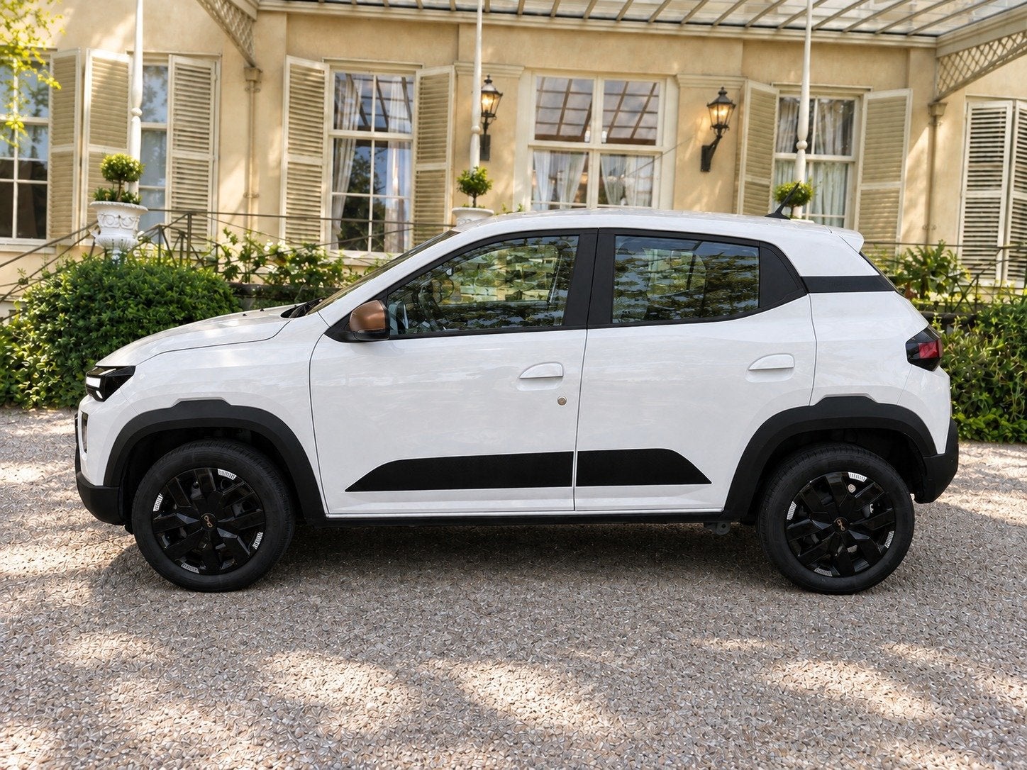 Dacia Spring Extreme 65 26.8 kWh NIEUWSTAAT FABRIEKSGARANTIE, Auto's, Dealer onderhouden, Gebruikt, Parkeersensor, 4 stoelen