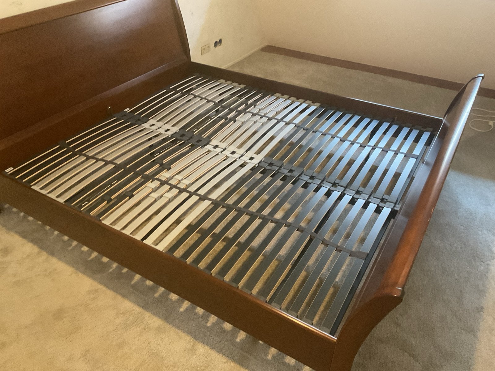 KOOPJE!! Mahonie houten bedframe 180x200 cm, Ophalen, Gebruikt, Bruin, Tweepersoons