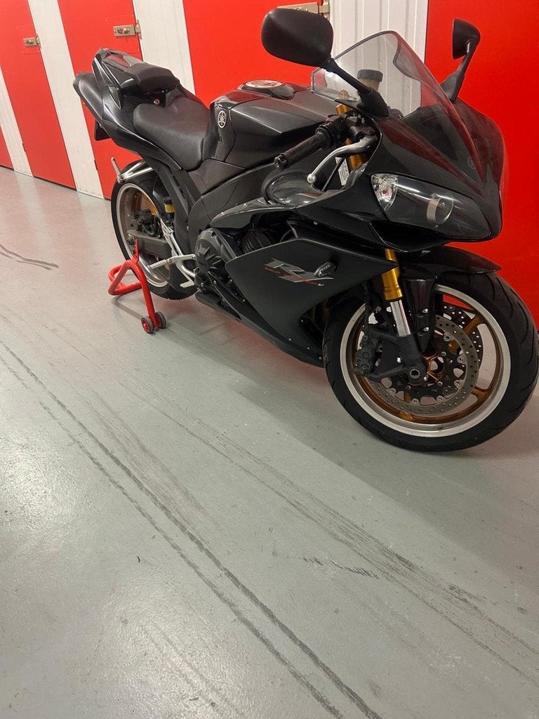 Yamaha Sport YZF-R1, Sportuitlaat, Bedrijf, Onder de boompjes 60
2802 AW  Gouda, NL, Sport