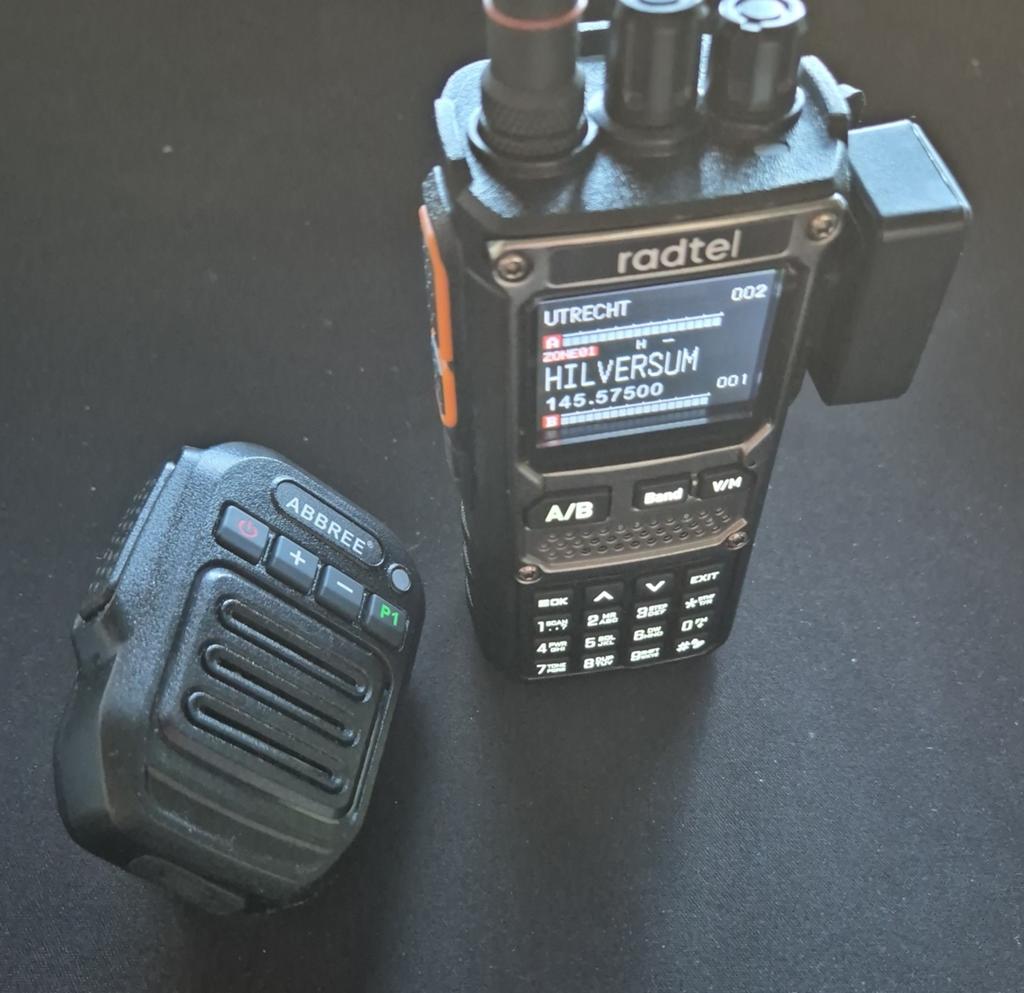 Maakt elke portofoon bluetooth met deze speaker/microfoon., Verzenden, Nieuw