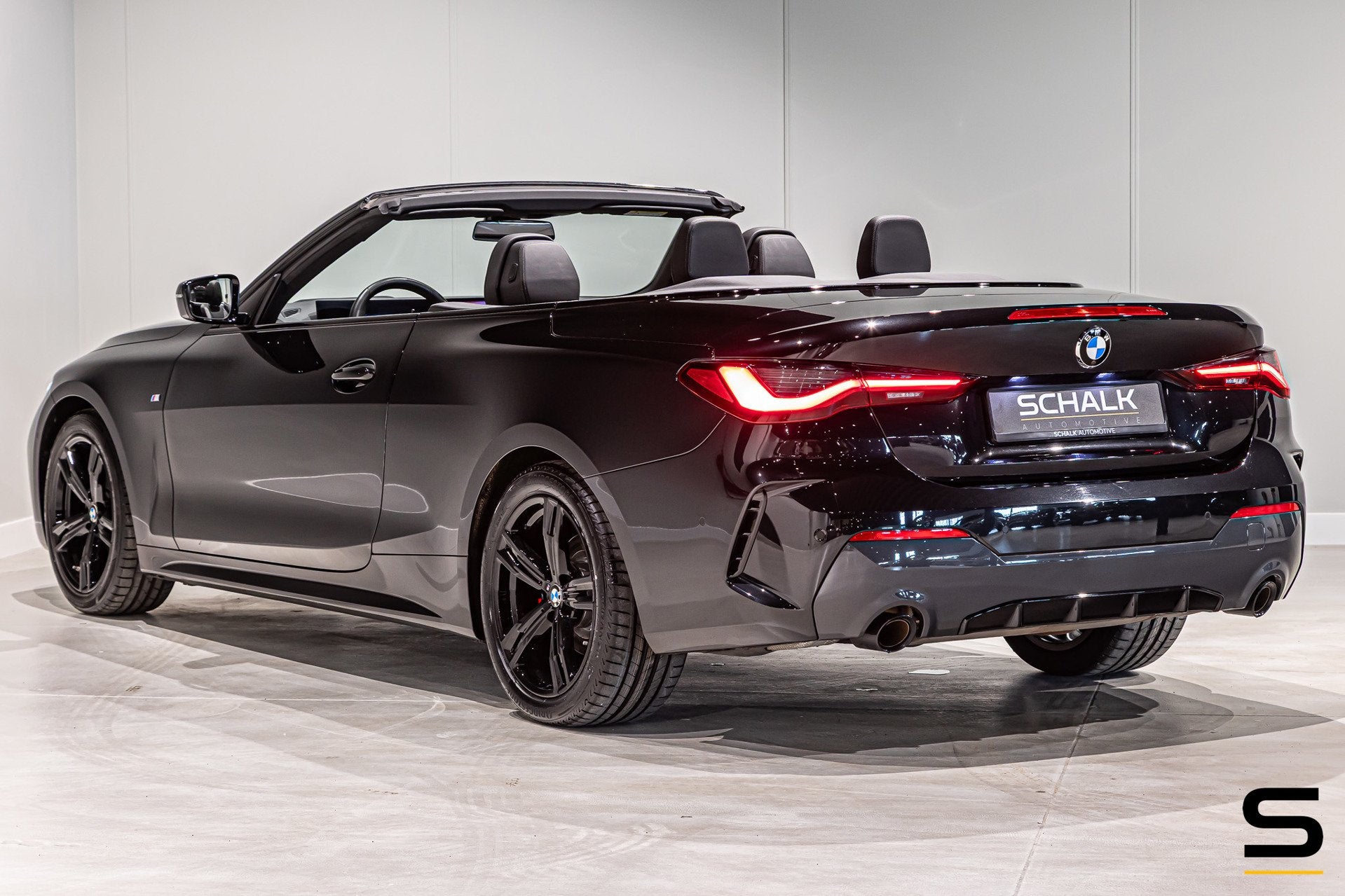 BMW 4-serie Cabrio 420i High Executive|M-sport|E-stoel|Cam, Auto's, Automaat, 1998 cc, Zwart, Cabriolet