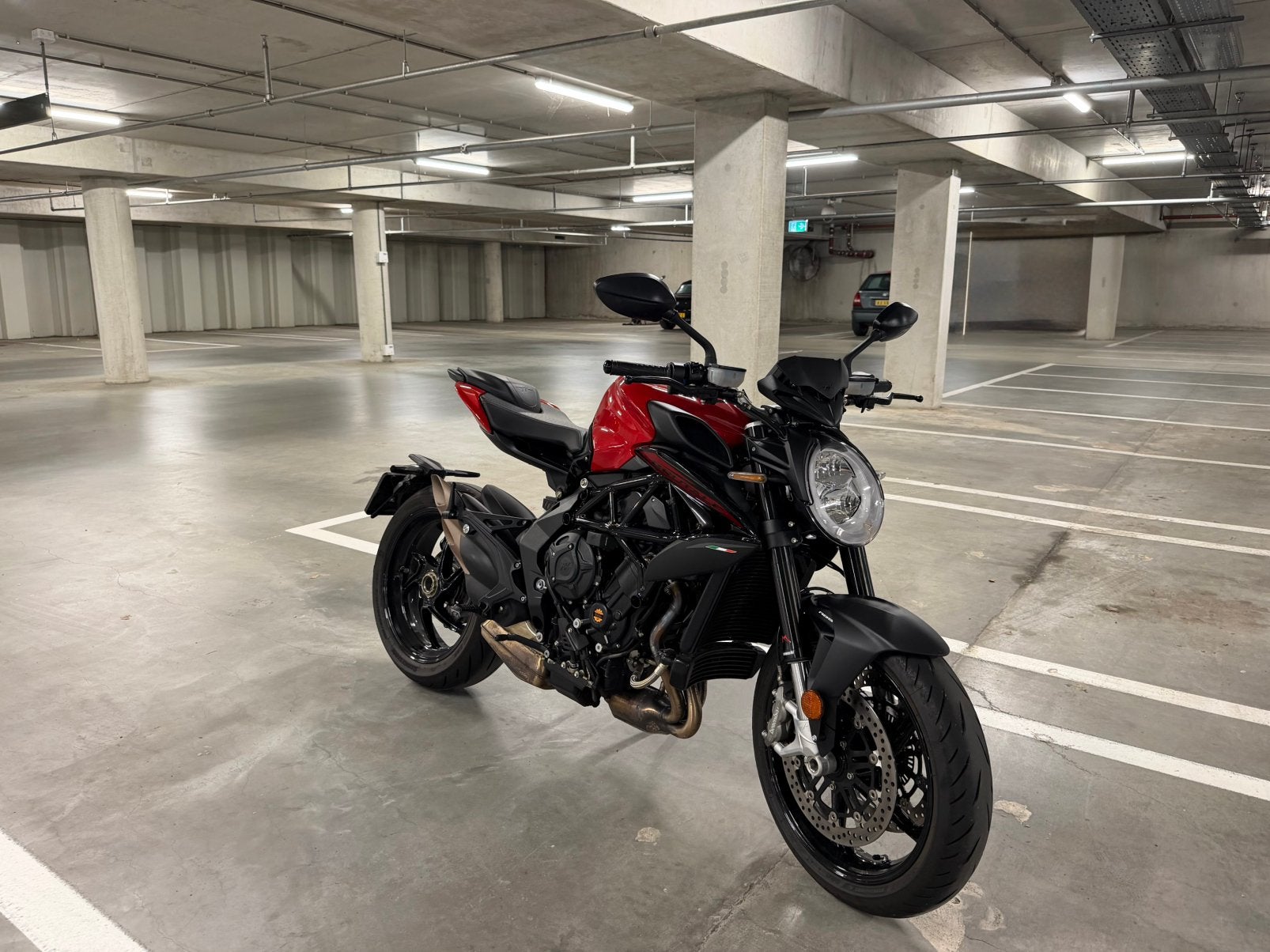 MV Agusta Brutale 800 R | 3.500km | 10-2024 | 110pk, Motoren, Motoren | MV Agusta, Occasion, Motorrijbewijs A, Particulier, Meer dan 35 kW