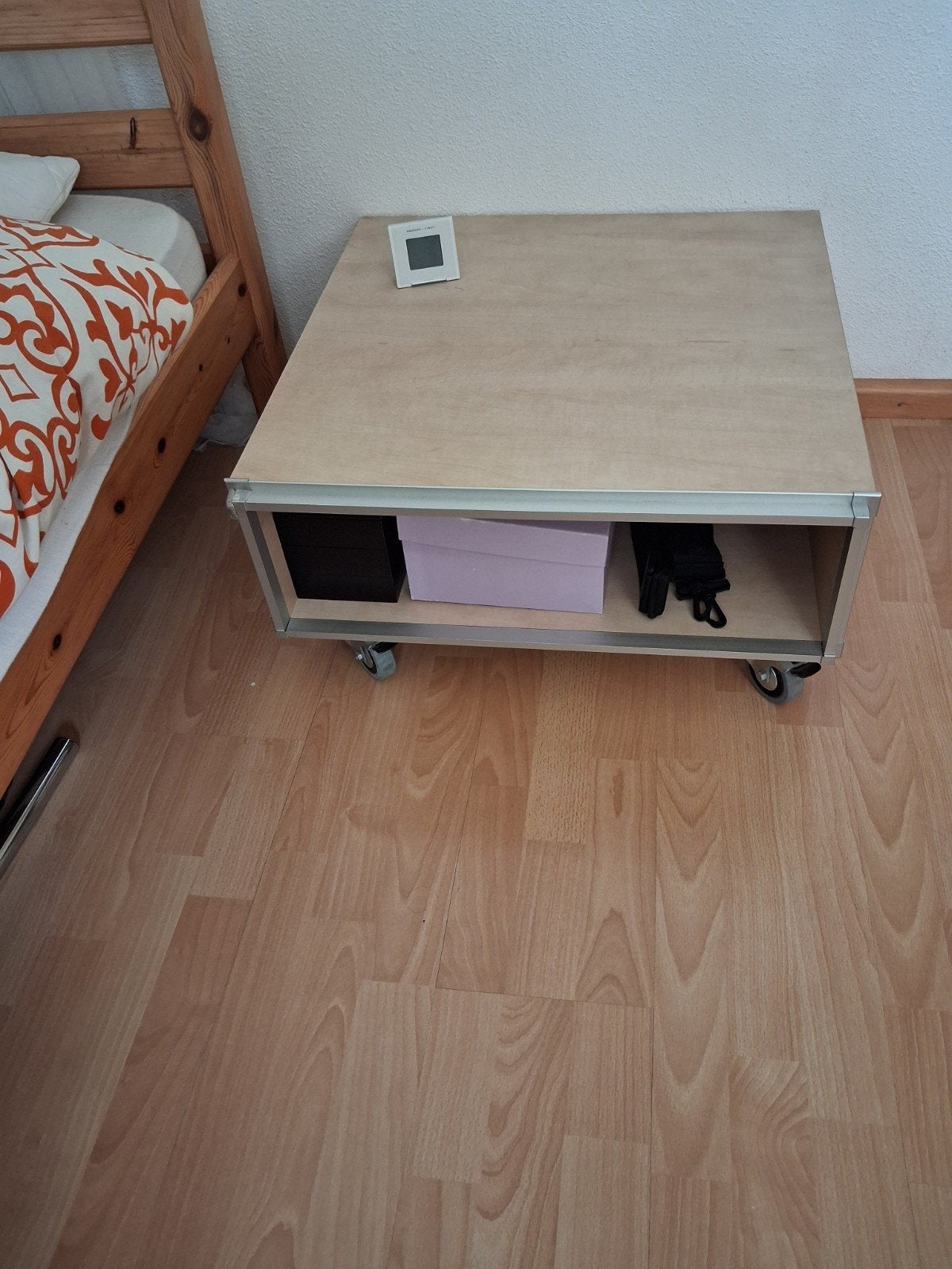 Salontafel op wieltjes, Huis en Inrichting, Ophalen, Overige materialen, Gebruikt, 100 tot 150 cm