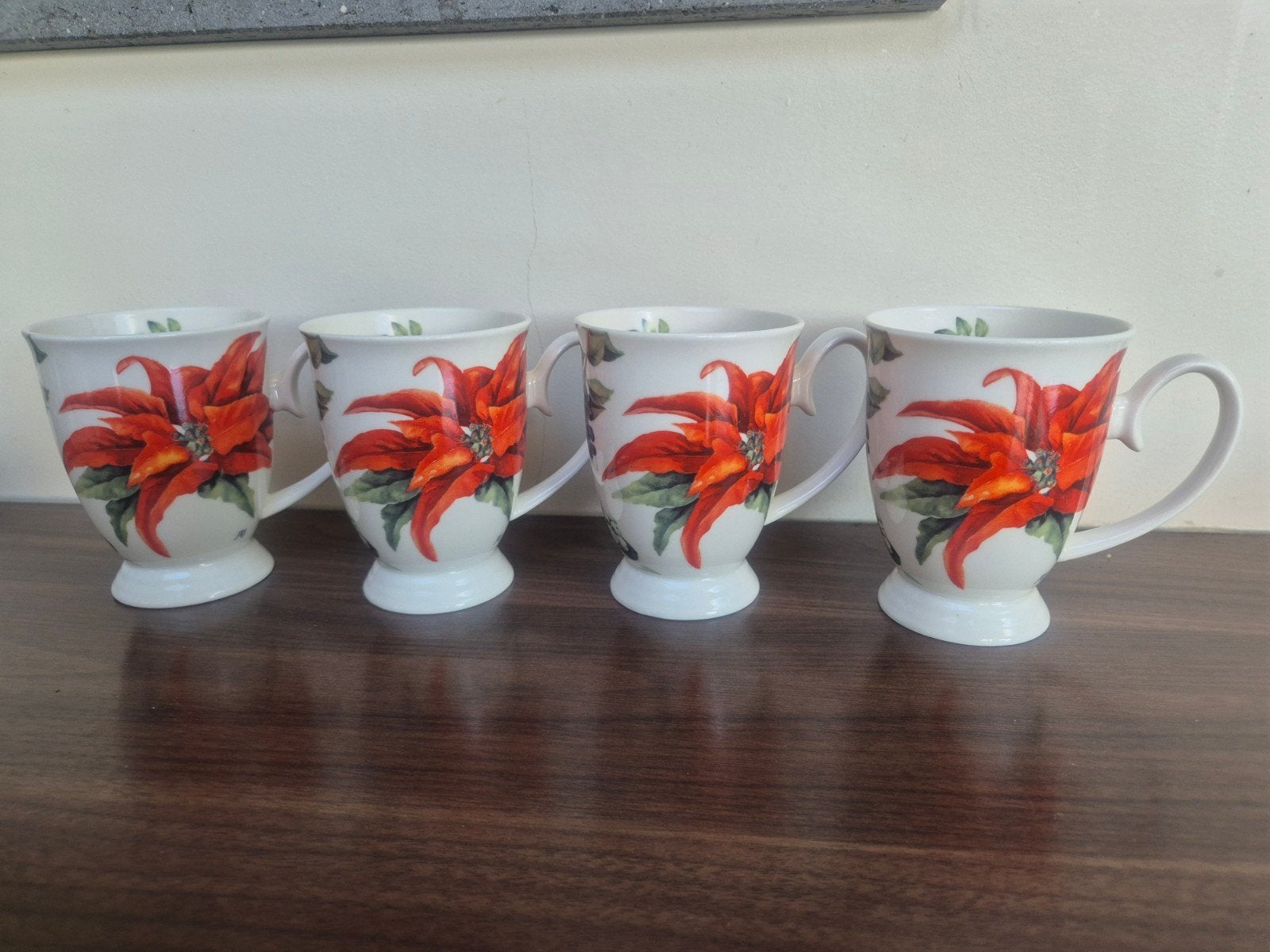 JBS servies Seasons 4 bekers op voet, Overige merken, Ophalen of Verzenden, Zo goed als nieuw, Overige stijlen