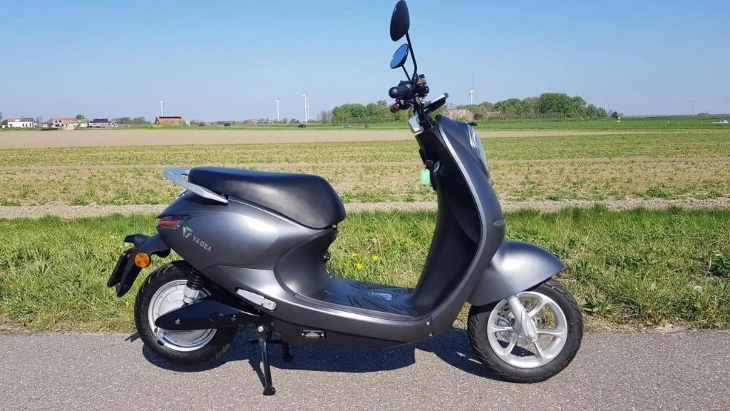 U rijdt al voor € 0,50 cent per dag de Cumi E scooters, Fietsen en Brommers, Scooters | Overige merken, Ophalen, Gebruikt, Elektrisch