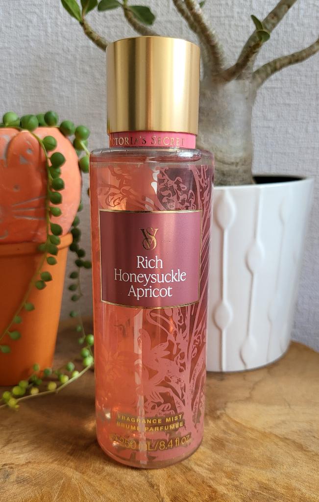 Victoria's Secret Rich Honeysuckle Apricot Body Mist Nieuw, Ophalen of Verzenden, Nieuw