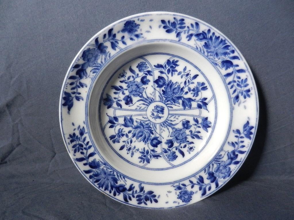 Aardewerk bord blauw decor Mikado Regout Maastricht d. 26,2, Antiek en Kunst, Ophalen of Verzenden