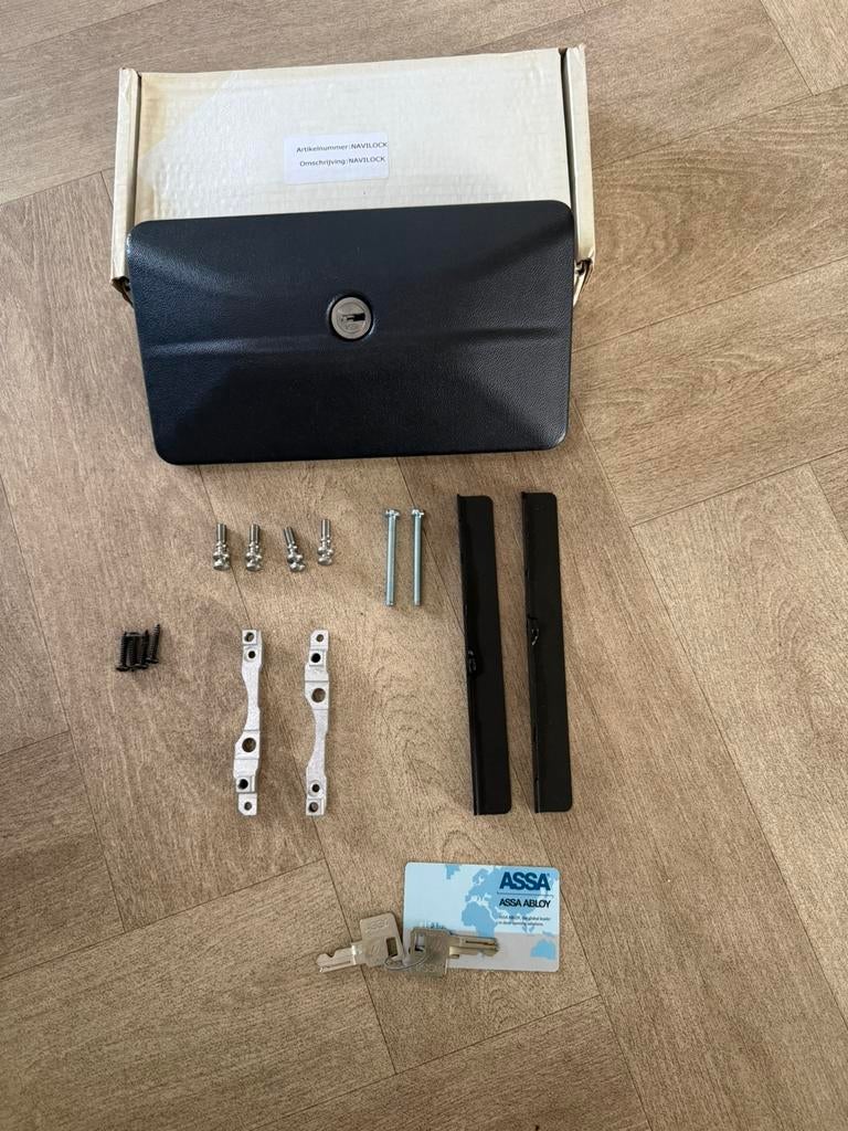 Navilock rns 310 315 510 radio volkswagen tiguan golf passat, Auto diversen, Ophalen of Verzenden, Zo goed als nieuw