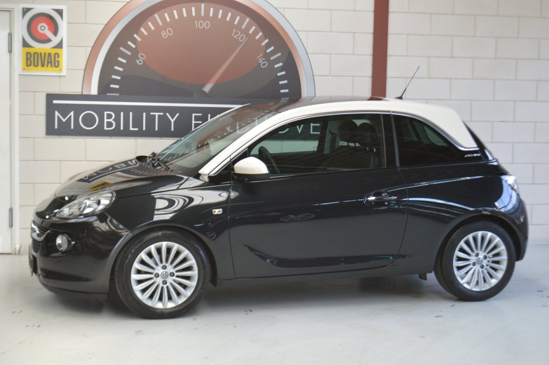 Opel ADAM 1.4 DEALERONDERH AUTOMAAT, PANORAMA NL-AUTO, GARAN, Auto's, Opel, 4 cilinders, 4 stoelen, Zwart, Bedrijf