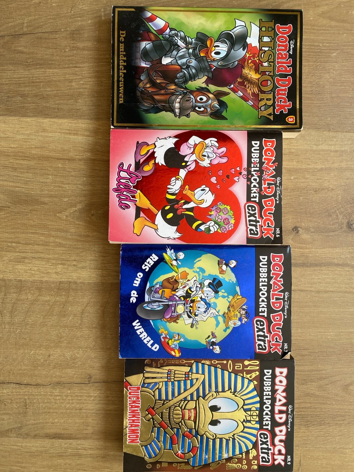 Donald Duck Dubbelpocket Extra en History - 4 stuks, Boeken, Stripboeken, Meerdere stripboeken, Ophalen, Gelezen