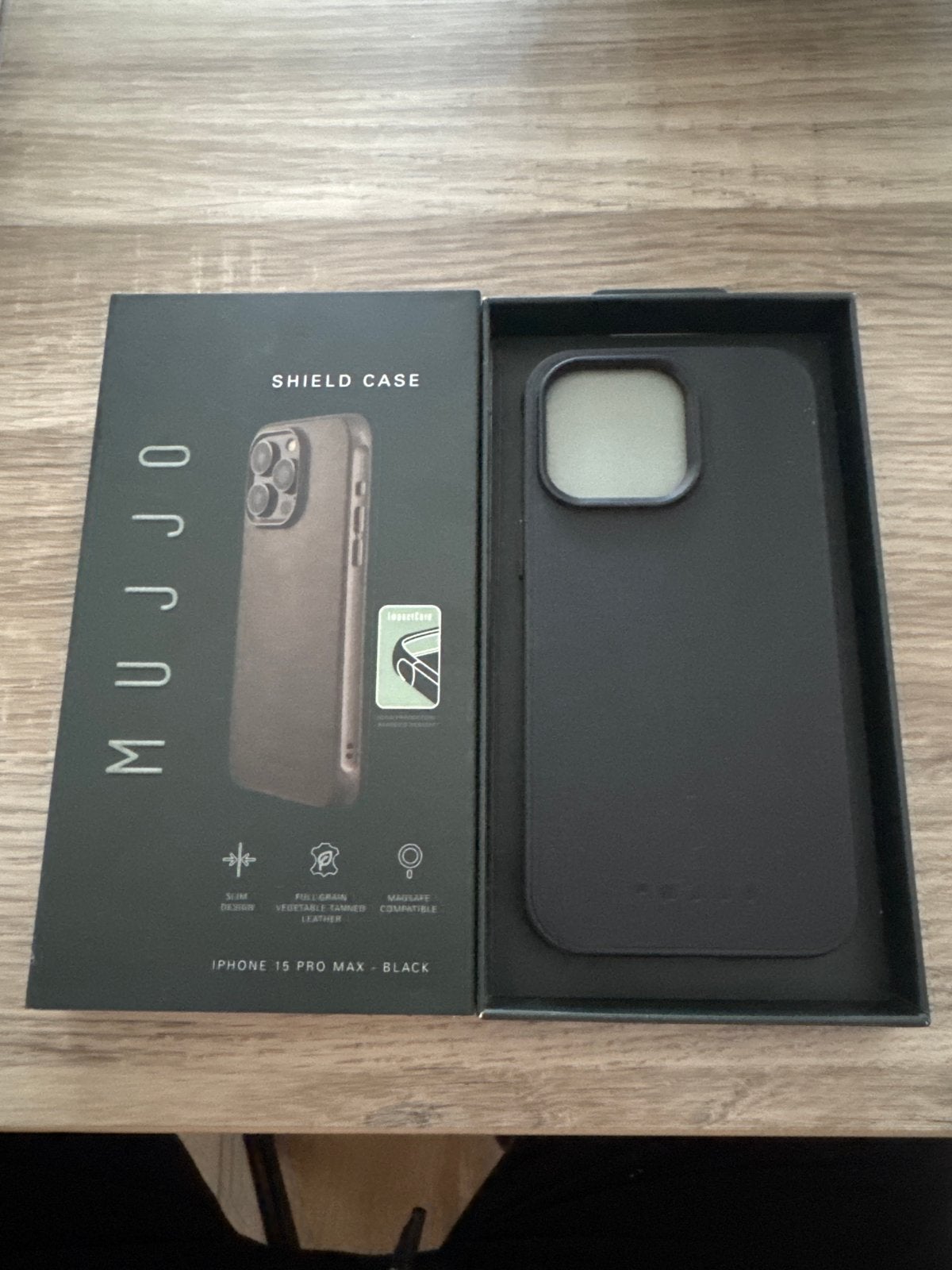 Mujjo Shield Case iPhone 15 Pro Max - Zwart Leer, Zwart, MagSafe, Overige merken, Nieuw
