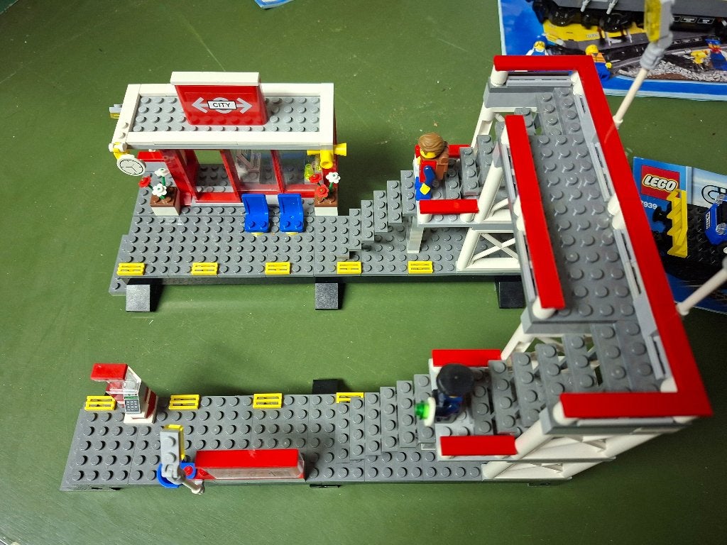 Lego 7939 trein en 7937 station, City, Lego, Ophalen of Verzenden, Complete set