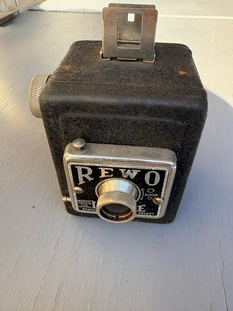 Vintage REWO Louise Boxcamera met leren tas, Audio, Tv en Foto, Fotocamera's Analoog, Ophalen of Verzenden, Gebruikt, Compact