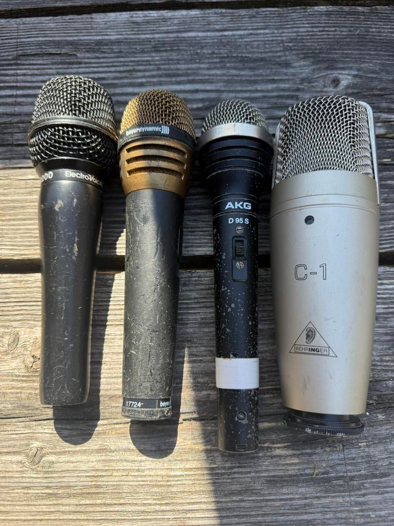 4 x vintage microfoon electro voice akg beyerdynamic, Muziek en Instrumenten, Microfoons, Ophalen, Zo goed als nieuw, Zangmicrofoon