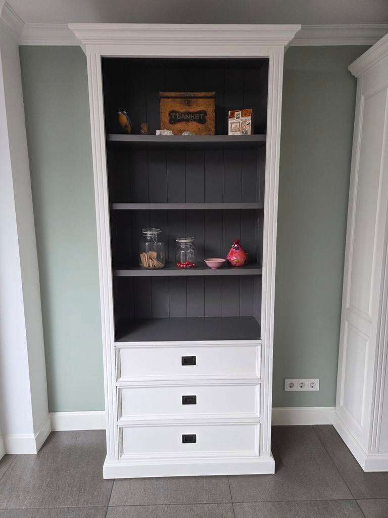 Richmond boekenkast wit met grijs interieur., Huis en Inrichting, Kasten | Boekenkasten, 200 cm of meer, Zo goed als nieuw, 25 tot 50 cm