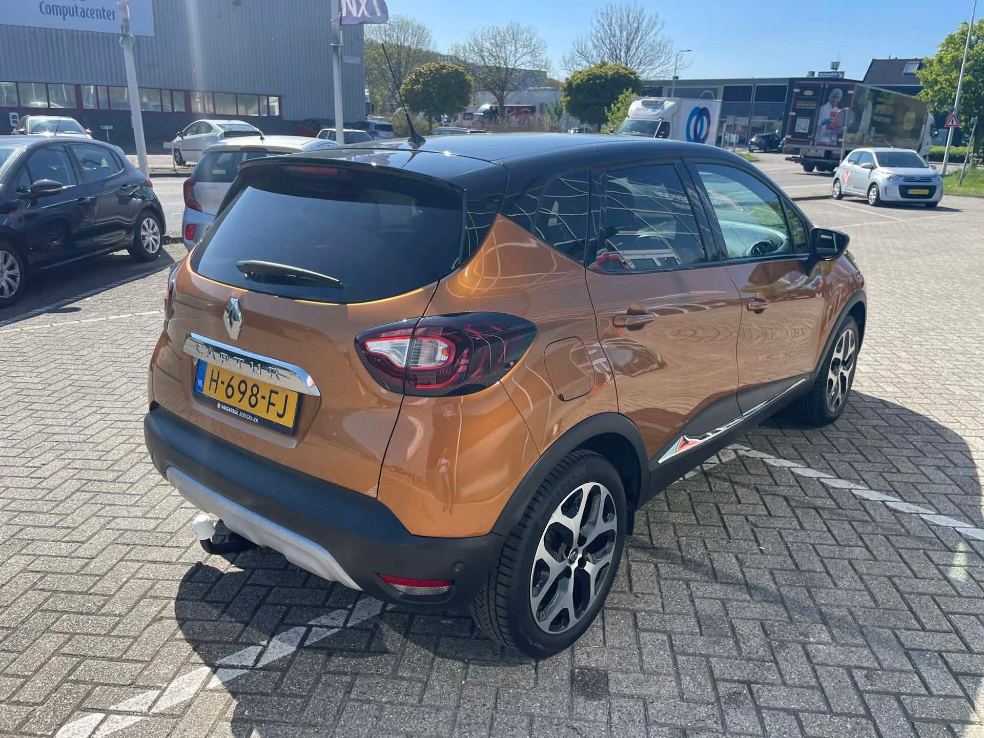 Foto 2 van Renault Captur 0.9 TCe Intens / camera / trekhaak