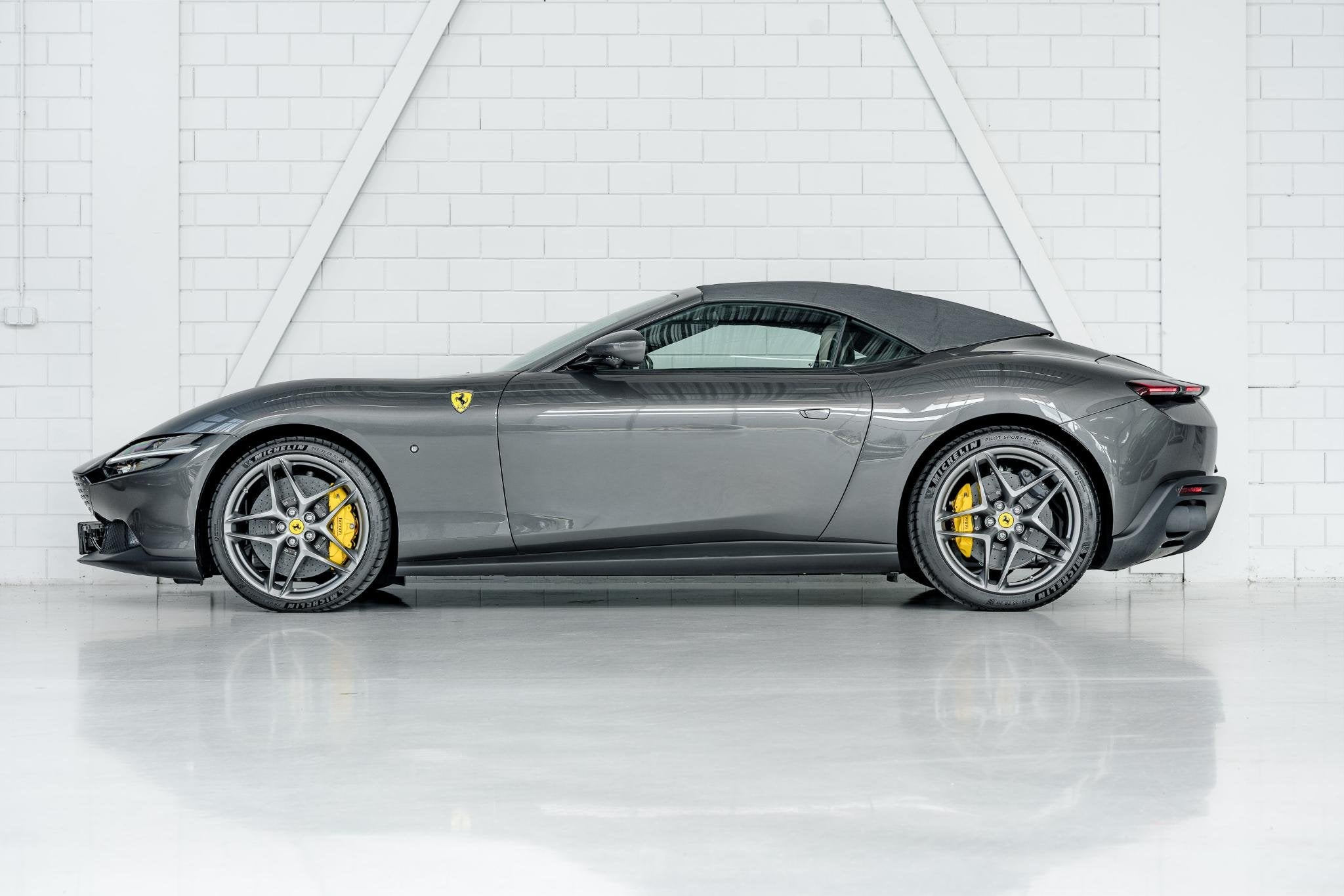 Ferrari Roma Spider l Canna di Fucile Historical Colour l Sc, Auto's, Ferrari, Automaat, 1556 kg, Gebruikt, 8 cilinders