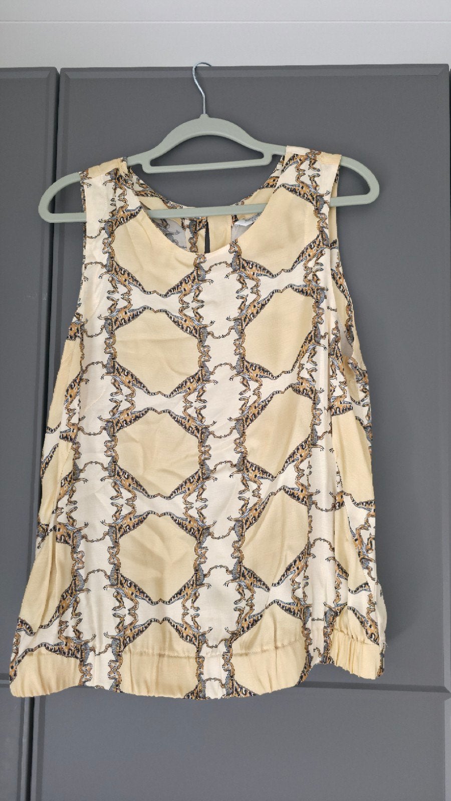 Summum Woman mouwloze top met dinosaurusprint, maat M, Maat 38/40 (M), Summum Woman, Beige, Ophalen of Verzenden