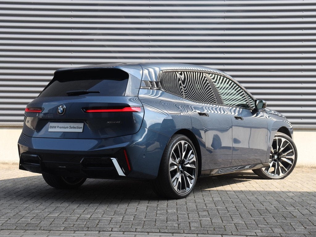 BMW iX xDrive45 | M Sportpakket | Innovation Pack | Driving, Auto's, BMW, Automaat, Stof, Gebruikt, Met garantie (alle)
