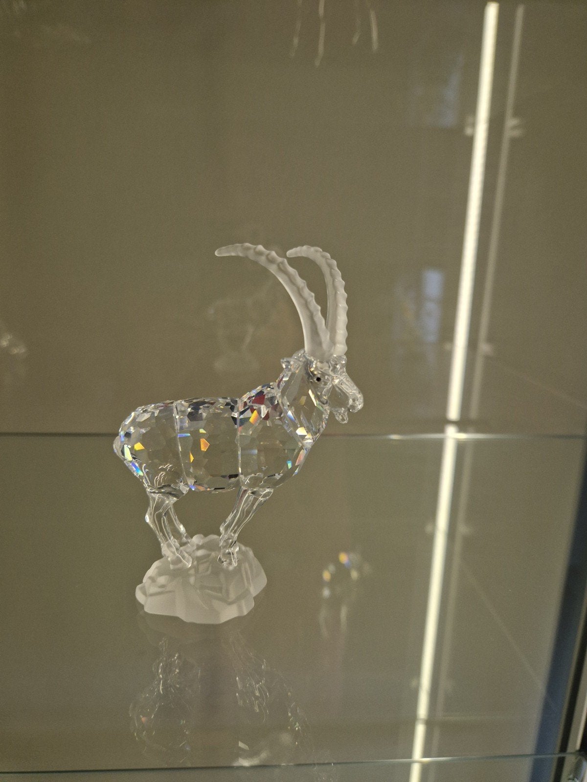 Swarovski Steenbok Kristal Figuur - Zeldzaam en Elegant, Verzamelen, Swarovski, Ophalen