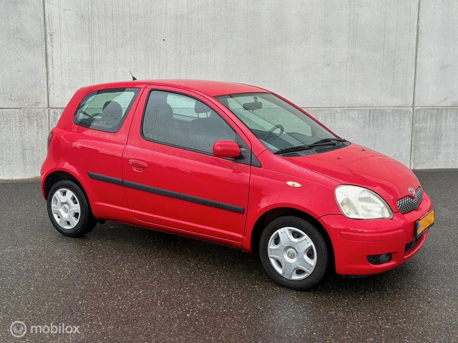 Toyota Yaris 1.3 VVT-i S-Line 3-DEURS AIRCO APK 05/09/27, Voorwielaandrijving, 1299 cc, Stof, Gebruikt