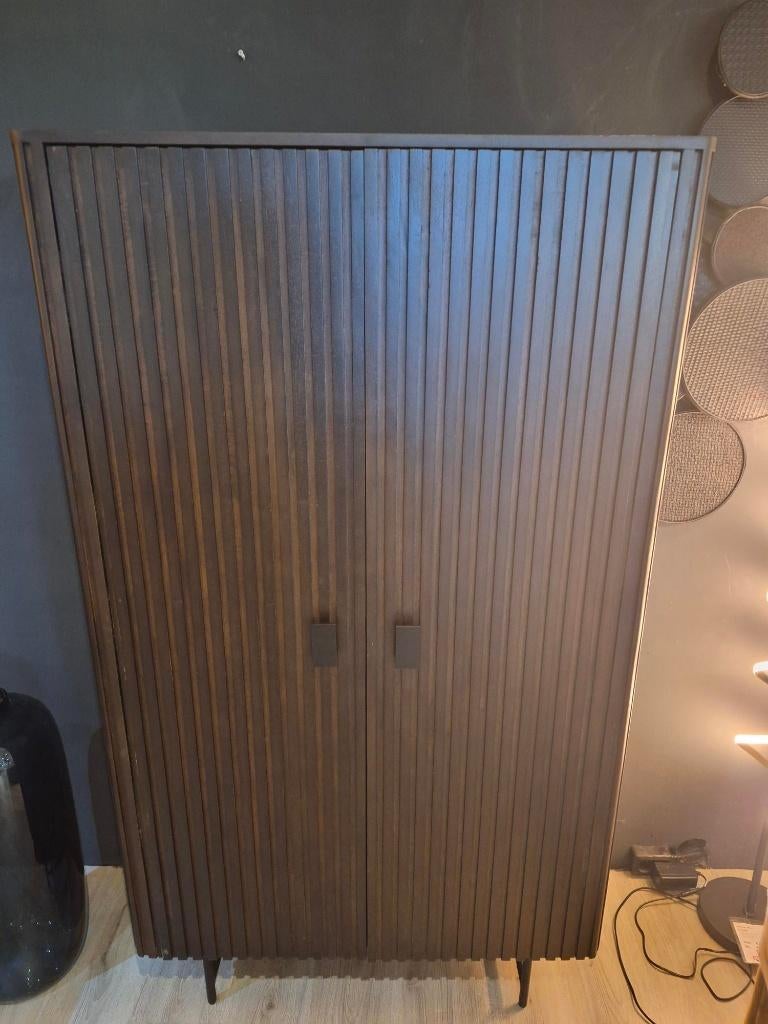 Wandkast Remi bruin Merk Eleonora, Huis en Inrichting, Kasten | Wandmeubels, Ophalen, Zo goed als nieuw, Minder dan 150 cm, 150 tot 200 cm