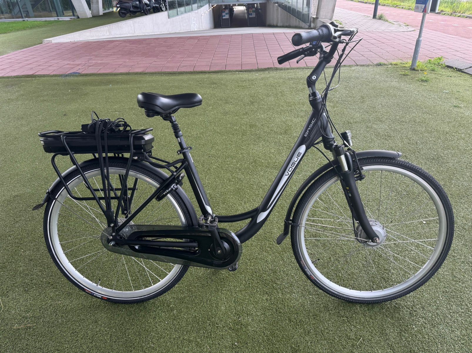 Vogue Basic N7 Elektrische Damesfiets – 468Wh – KM 1752, Ophalen of Verzenden, Zo goed als nieuw, Overige merken