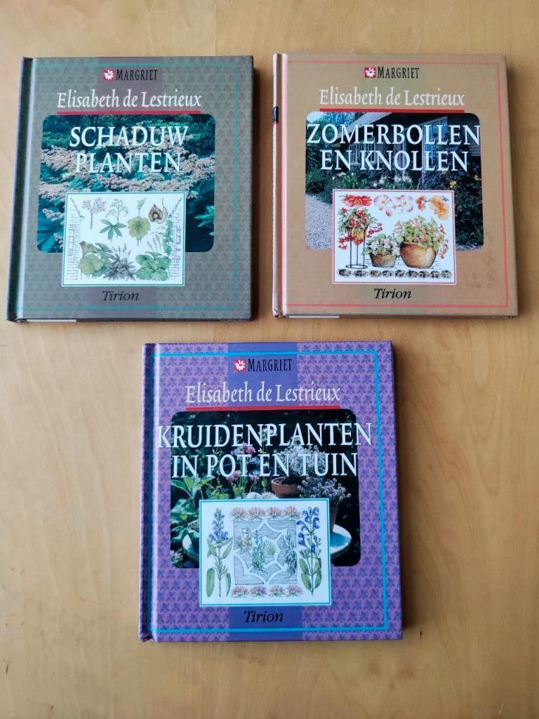 De 3 boekjes met leuke ideëen voor planten in de tuin, Boeken, Wonen en Tuinieren, Diverse, Ophalen of Verzenden, Zo goed als nieuw