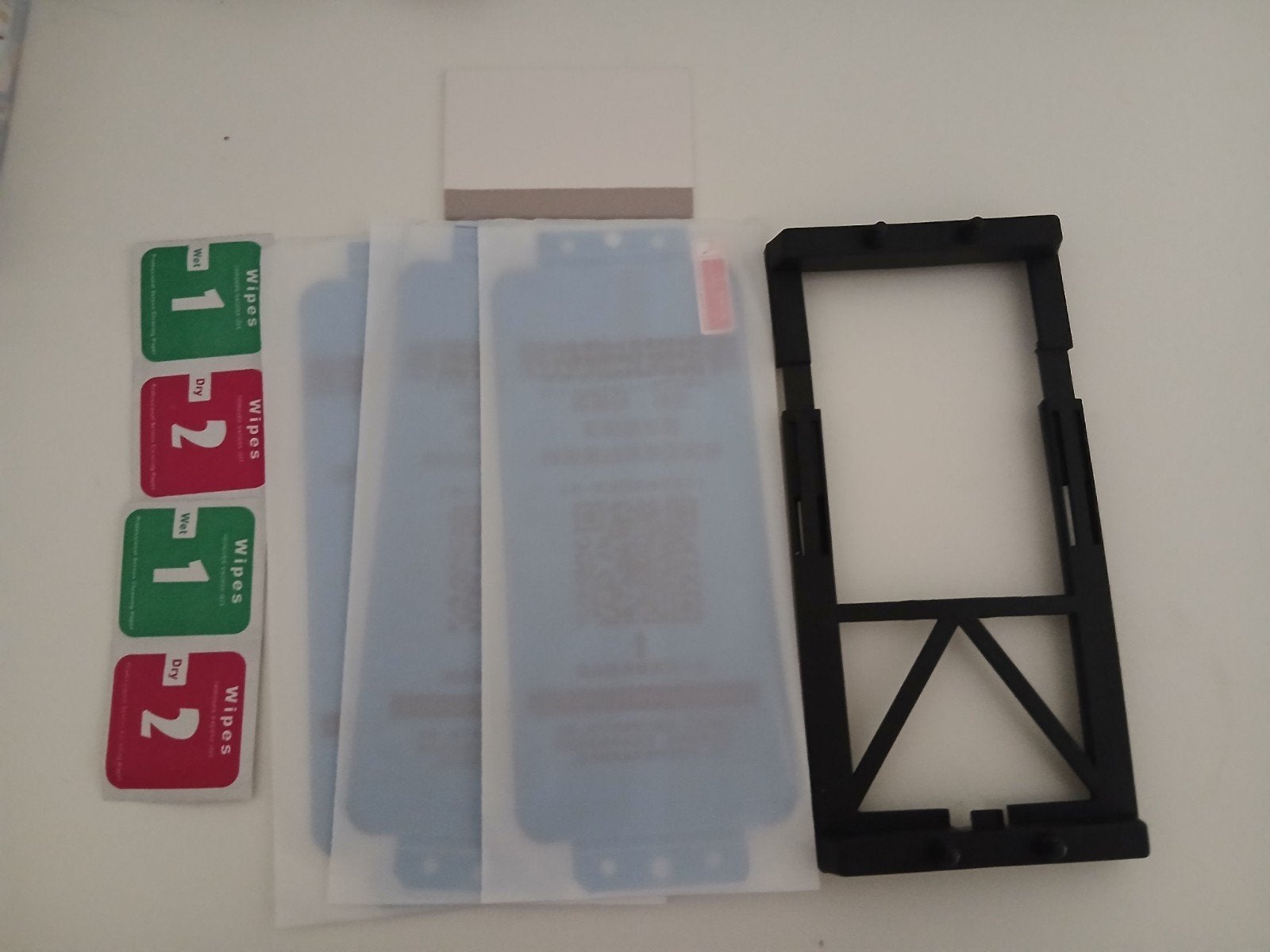 Nieuwe Screenprotector Set (3x Folie) + Uitlijnframe, Ophalen of Verzenden, Nieuw, Bescherming, Universeel