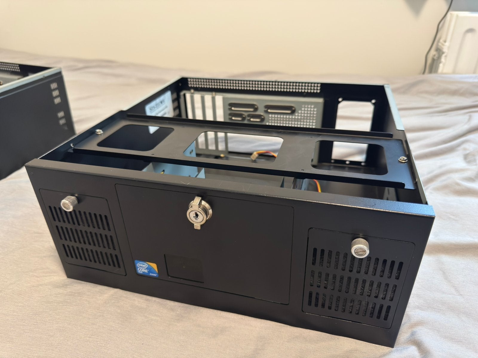 Compacte industriële PC/server behuizingen, Ophalen of Verzenden, Gebruikt, Onbekend