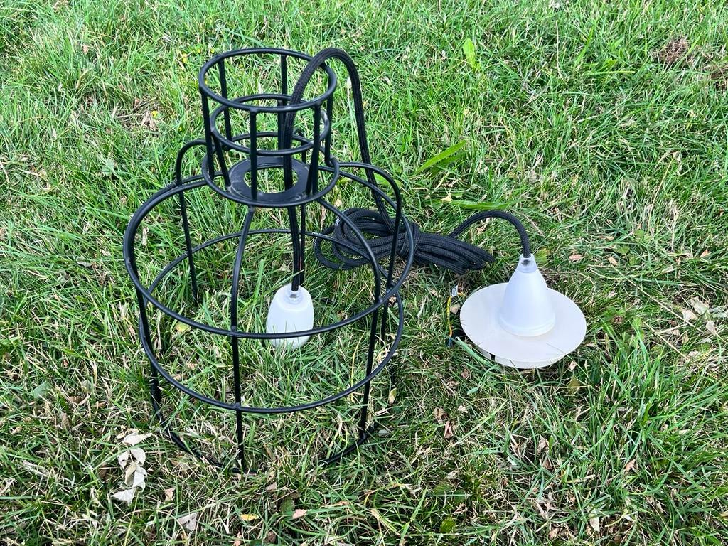 Twee industriële staaldraad hanglampen, Gebruikt, Ophalen of Verzenden, Metaal, Minder dan 50 cm
