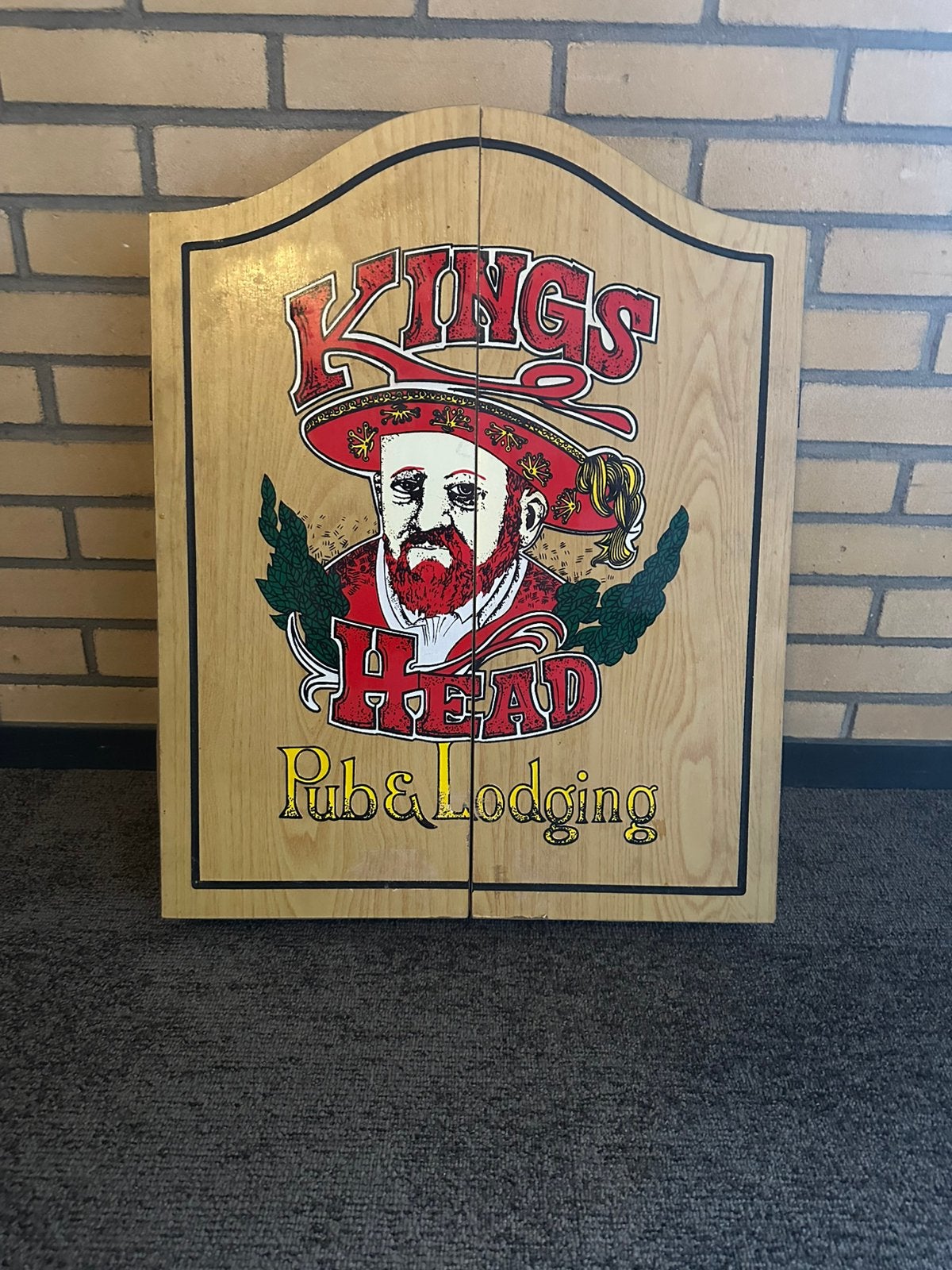 Dartboard in kast, in goede staat, weinig gebruikt, Ophalen, Zo goed als nieuw, Dartbord