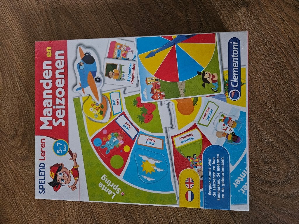 Te koop: spelend leren: maanden en seizoenen 5-7 jaar, Een of twee spelers, Ophalen of Verzenden, Nieuw, Clementoni