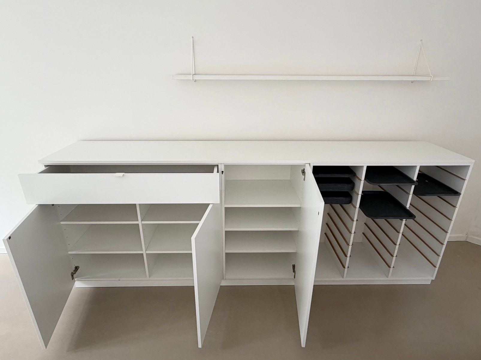 Custom Made Design Sideboard / Storage Cabinet, Ophalen, Zo goed als nieuw, Vogelkooi