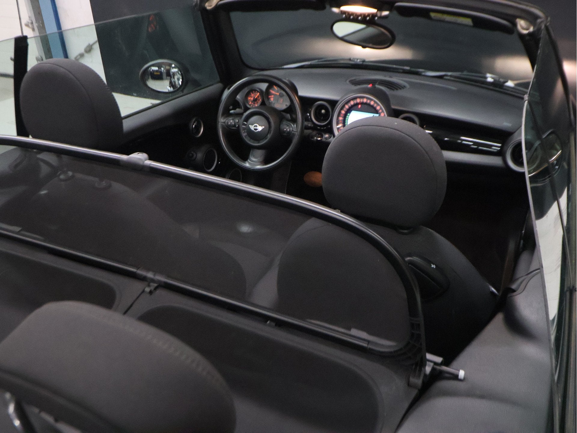 MINI Cabrio 1.6 Cooper Chili [CRUISE CONTROL, STOELVERWARMIN, Auto's, Dealer onderhouden, 15 km/l, Gebruikt, 4 cilinders