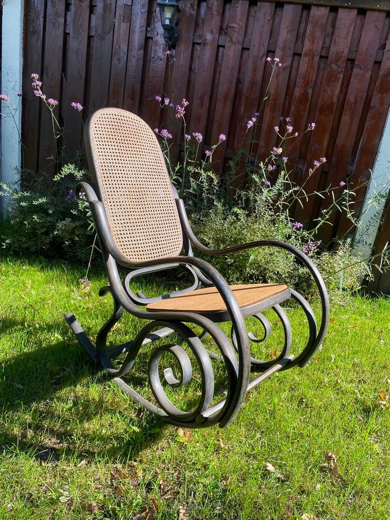 Thonet schommelstoel, Ophalen