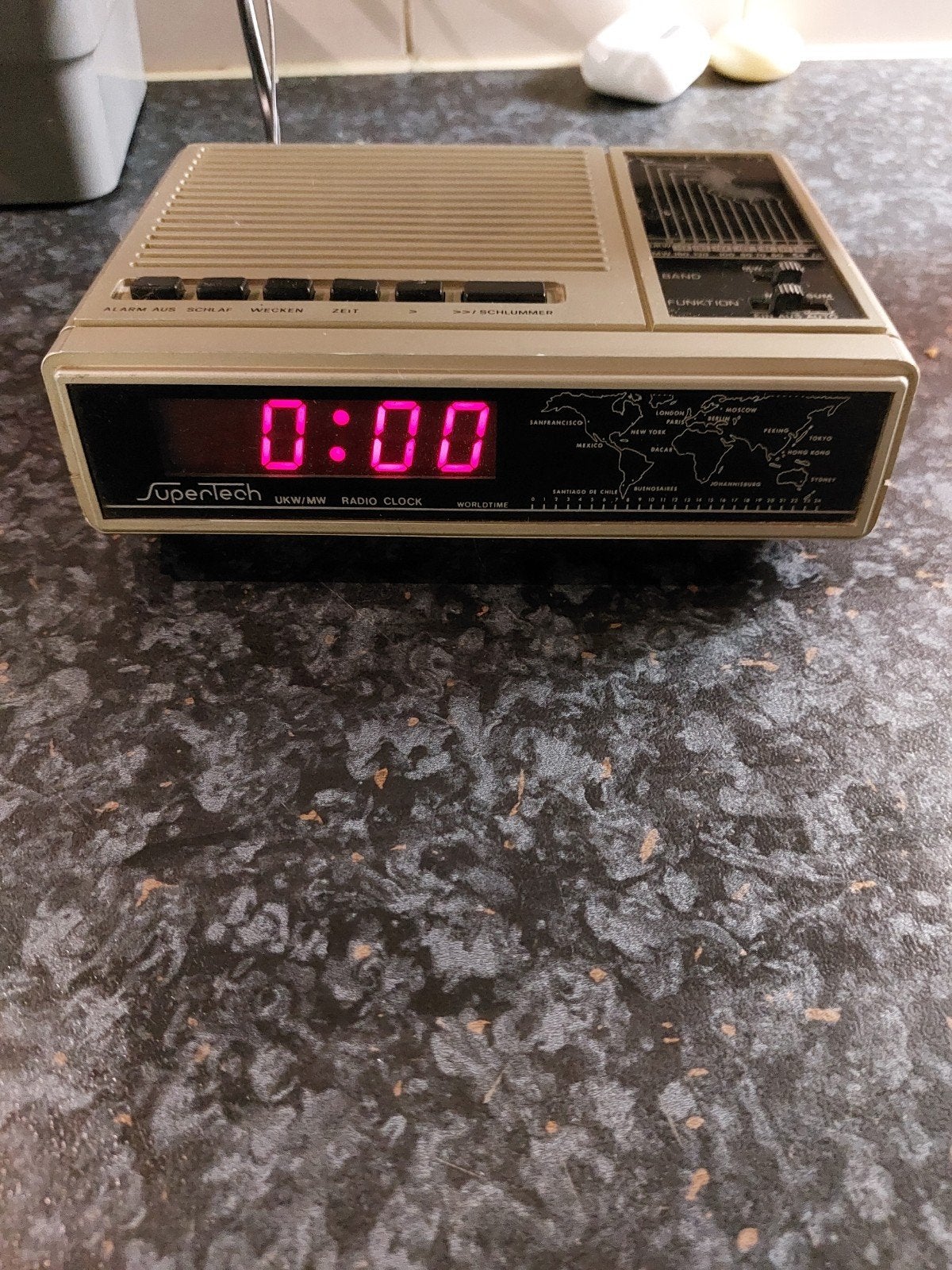 Retro vintage 1980 wekkerradio  digitale wekker, Ophalen of Verzenden, Gebruikt, Digitaal