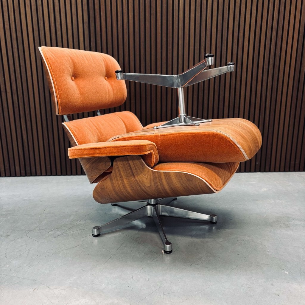 Eames Lounge Chair | Chestnut Shell & Congac Calma, Ophalen of Verzenden